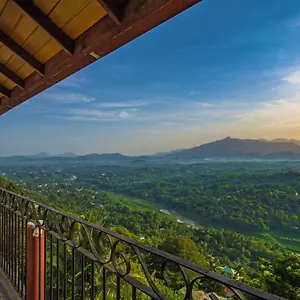 Hotel Ceyloni Panorama ***