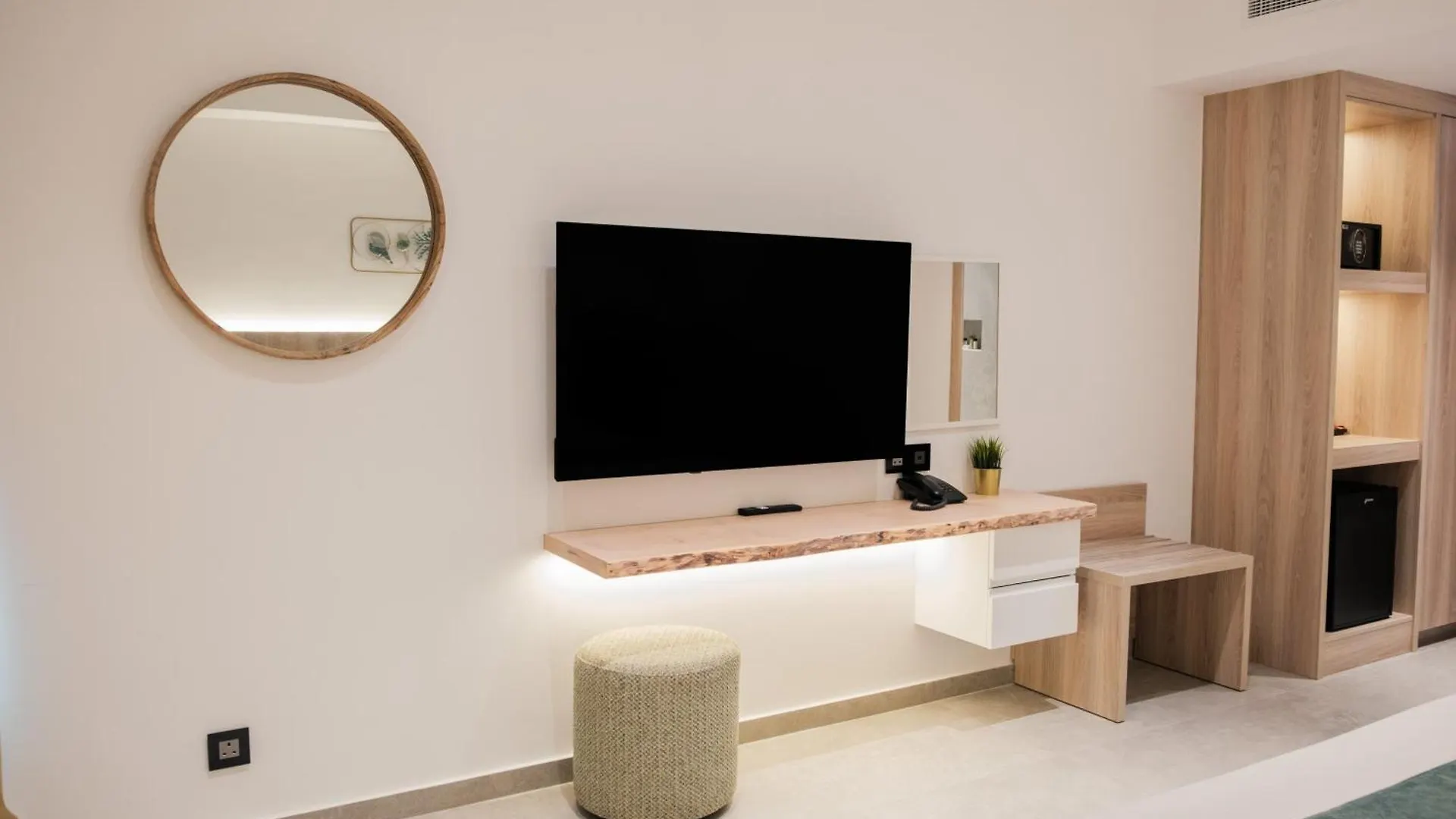 *** Bed & Breakfast Abacus Suites Ayia Napa Cyprus